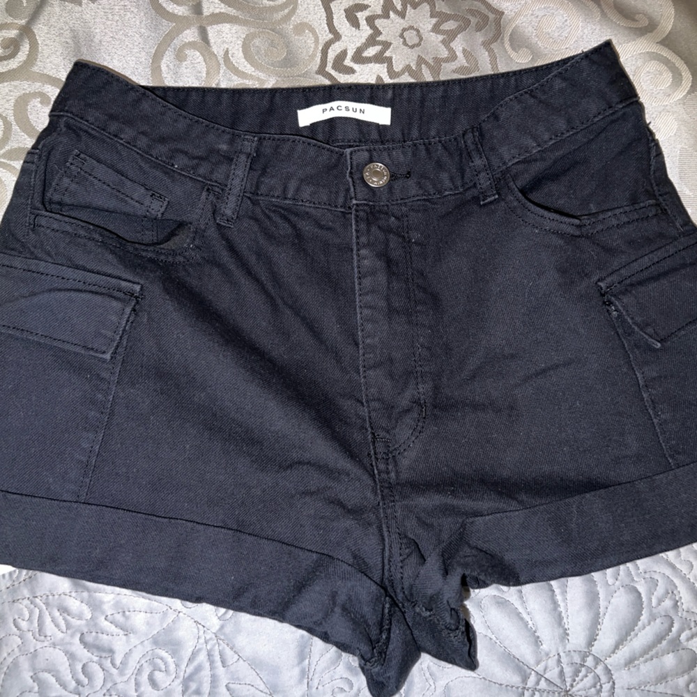 PacSun Black High Rise Women Cargo Shorts 27 Like New- never worn